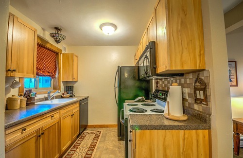 Steamboat Springs Condo | Cozy condo in Steamboat Springs. Close to slopes!
