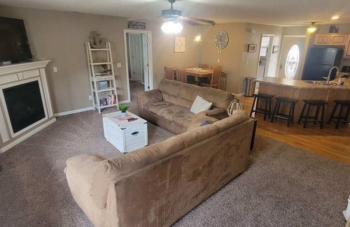 La Follette Condo | Cozy Condo just steps from the water!