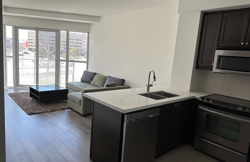 Downtown Mississauga Condo | Cozy condo living in the Heart of Mississauga