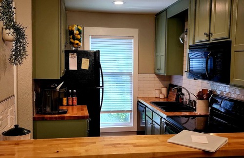 Sapphire Condo | Cozy condo located in Sapphire with access to full amenities