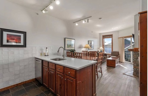 Snowshoe Condo | Cozy Condo located in the heart of Snowshoe and directly off the main ski area!