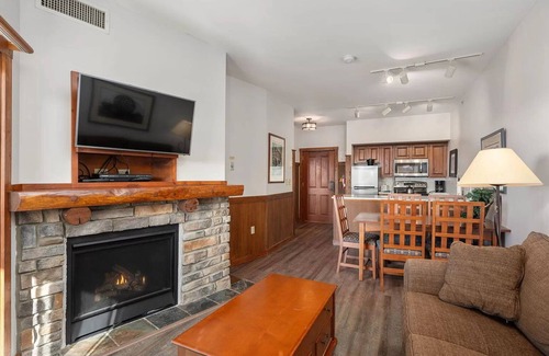 Snowshoe Condo | Cozy Condo located in the heart of Snowshoe and directly off the main ski area!
