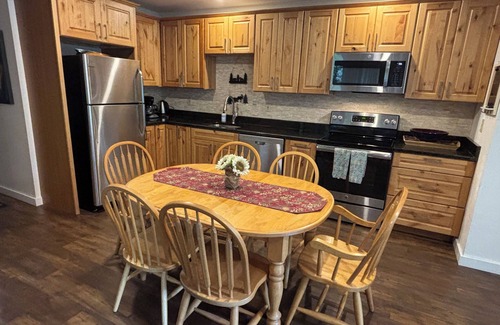 Lake Placid Condo | Cozy Condo - Mountain Views - Walk Downtown