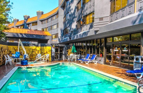 South Lake Tahoe Resort | Cozy Condo Near Lake Tahoe & Walking Distance to Heavenly Ski Lifts