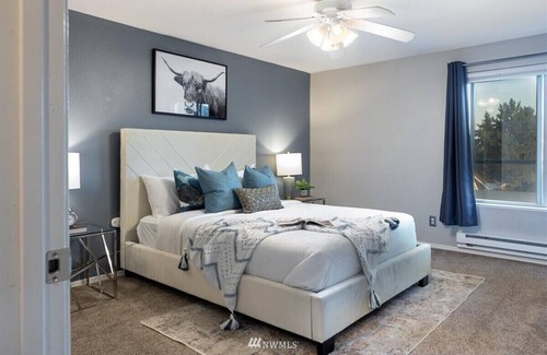 Tukwila Condo | Cozy condo near Seattle airport and shopping