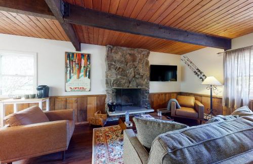 Vail Apartment | Cozy Condo on Chamonix Lane