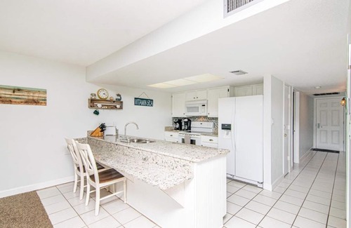 Indian Shores Condo | Cozy Condo on the Beach