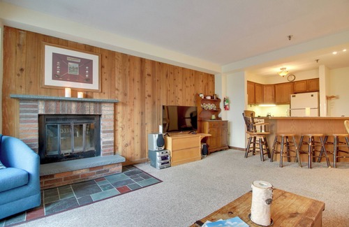 Killington Condo | Cozy Condo w/Community Pool, Walk to Slopes!