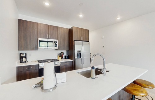 Silverthorne Condo | Cozy condo w/full kitchen, fast wifi, balcony & convenient location