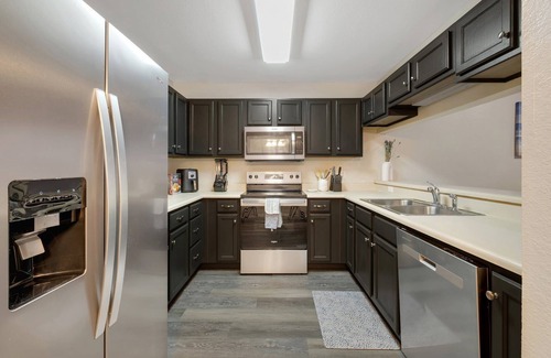 Tallahassee Apartment | Cozy Condo w/On Suite Private Bath | Pool | Gym