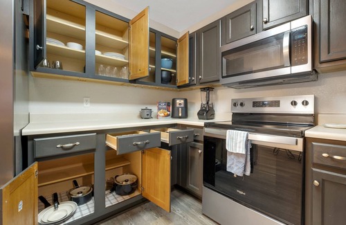 Tallahassee Apartment | Cozy Condo w/On Suite Private Bath | Pool | Gym
