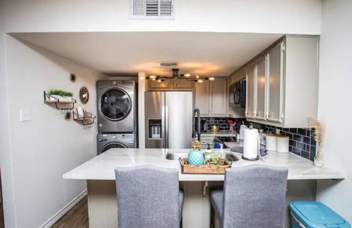 Raintree Condo | Cozy Condo W/Pool Walk to Park & View