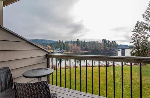Bigfork Condo | Cozy condo w/stunning waterfront views & private balcony - Waterfront Studio with Great Views