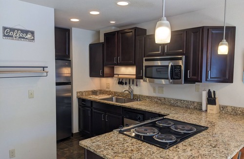 Old Town Condo | Cozy Condo- Walk to WP Resort!