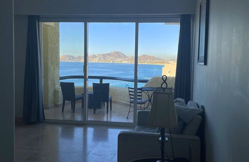 Cabo Bello Apartment | Cozy condo with an astonishing ocean view
