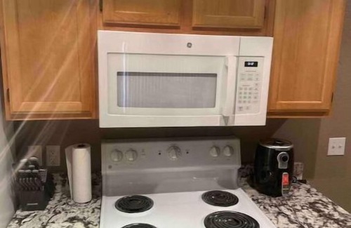 Camelback East Condo | Cozy Condo with Pool in Gated Community by PHX Airport, Tempe, and Old Town ❤️📍