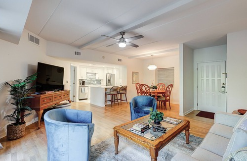 Hilton Head Island Condo | Cozy condo with tennis, pool, beach access, & private furnished balcony