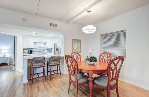 Hilton Head Island Condo | Cozy condo with tennis, pool, beach access, & private furnished balcony