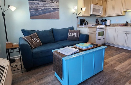 Atlantic Beach Apartment | Cozy condo with AC, cable, and WiFi, pool - just steps to the beach!