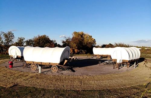 South Oklahoma City House | Cozy Conestoga Covered Wagon for 6 on Oklahoma Farm, for Memorable Glamping Vacations