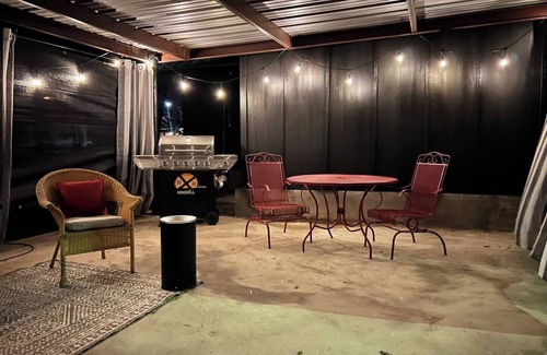Brownwood House | Cozy & Convenient Bungalow - Downtown & HPU