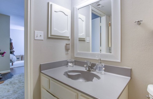 Fort Worth Apartment | Cozy, convenient condo in the heart of Fort Worth's cultural district