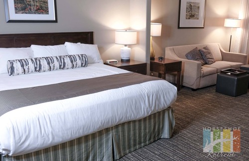 Oro-Medonte Resort | Cozy Copeland Studio + Pool + Patio + Parking