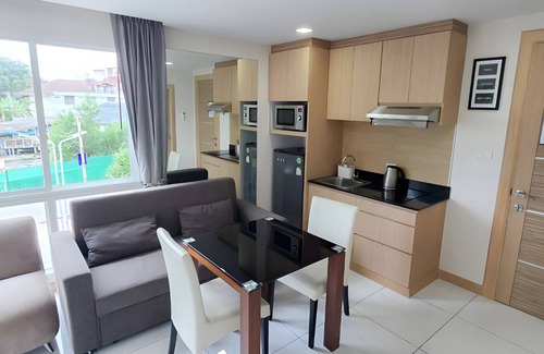 Na Chom Thian Condo | Cozy Corner One-Bedroom with River and City View Super Wi-fi 5G ★