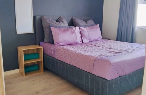 Muizenberg Apartment | Cozy corner apartment Muizenberg 2-bedroom apartment with WiFi