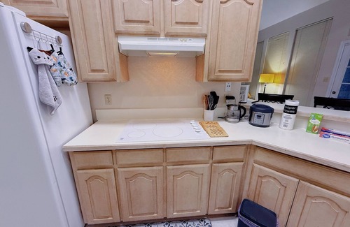 South Arlington House | Cozy Corner Near I-20 & 360, Heart of DFW, Quiet Cul-de-Sac Stay