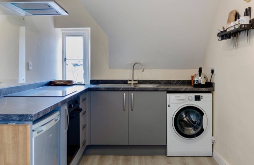 Corsham Apartment | Cozy Corsham Apartment with 2 Bedrooms