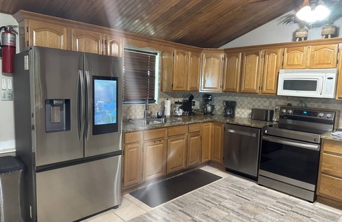Port Richey Cabin | Cozy Cotee River Cabin guest house