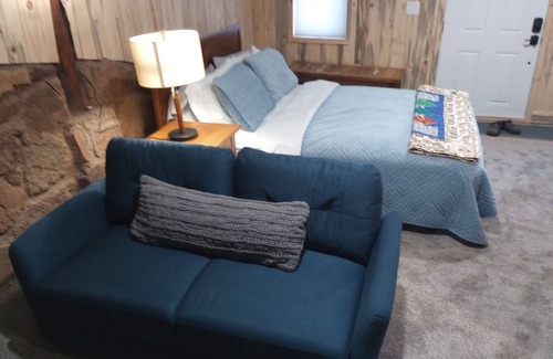 Cascade-Chipita Park Cottage | Cozy Cottage in a Ponderosa Forest at the Base of Pikes Peak