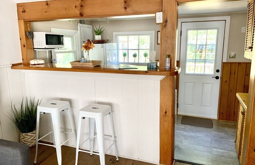 Historic Old Town House | Cozy cottage minutes to lake!