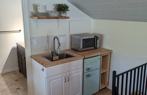 Lake Worth Cottage | Cozy Cottage 2nd Floor Studio - Less Than A Mile From The Beach And Downtown