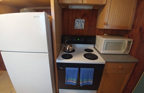 Ogunquit Cabin | Cozy Cottage At Footbridge Beach - Great Fall and Spring Rates