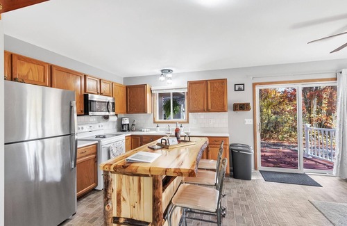 Higgins Lake Cottage | Cozy Cottage by The Lakes