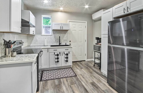 Florence Cottage | Cozy Cottage Centrally Located in Florence!