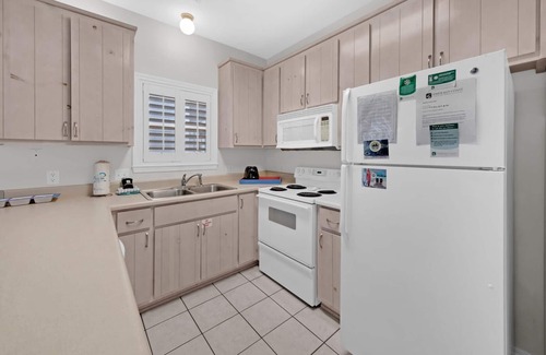 Santa Rosa Beach House | COZY Cottage ~ Close to the Beach ~ FREE GOLF!