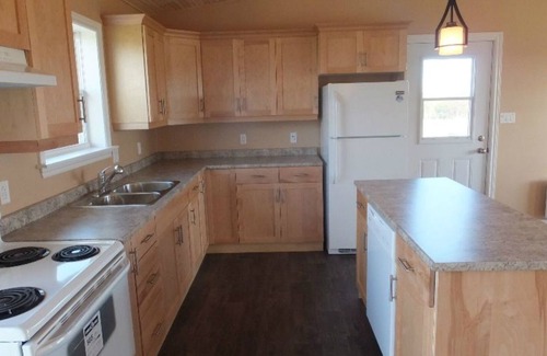 Sea View Cottage | Cozy Cottage Close to Fantastic Beach!