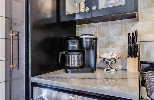 Lafayette Cottage | Cozy Cottage · Cozy tiny house living w/beautiful courtyard