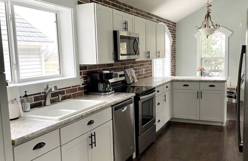 Rigby Cottage | Cozy Cottage Farmhouse w/inviting front porch