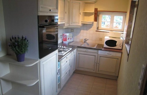 Saint-Pair-sur-Mer Cottage | Cozy Cottage for 2 Near Beach with Private Garden, Internet, and Baby Amenities