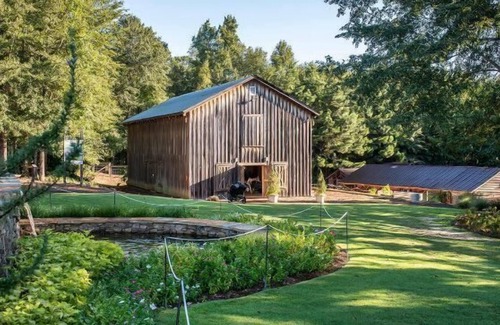 Columbus House | Cozy Cottage Getaway| 2bed | 2bath