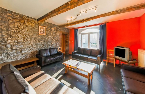Ambly Cottage | Cozy Cottage in Ambly with Sauna