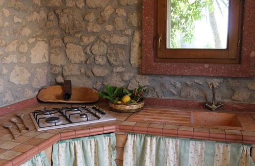 Sant'Antioco Cottage | Cozy Cottage in Calasetta Sardinia with garden