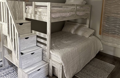 Birch Hill Cottage | Cozy Cottage in close to town and area attractions