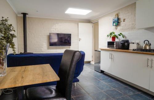 Constantia Apartment | Cozy Cottage in Constantia