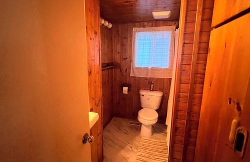Crystal Beach Cottage | Cozy cottage in Crystal Beach