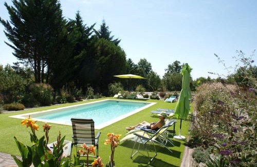 Peyzac-le-Moustier House | Cozy Cottage in Aquitaine with Private Swimming Pool